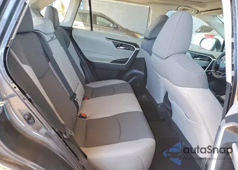 2021 Toyota Rav4 Xle z USA, uszkodzony, nr VIN 2T3W1RFV5MC095012